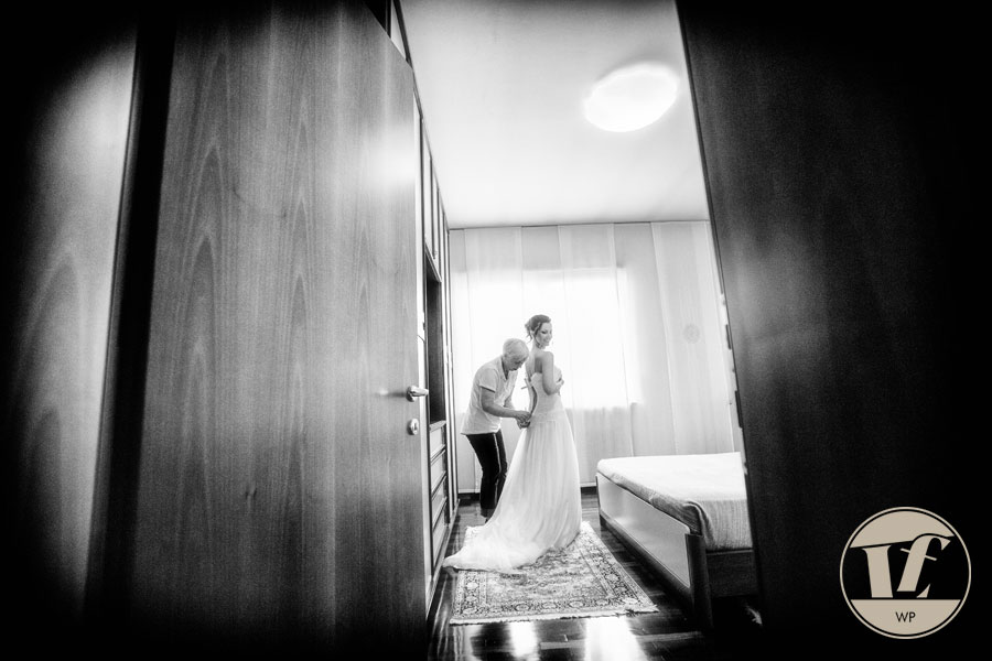 Country Chic wedding Italy. Destination wedding photographer