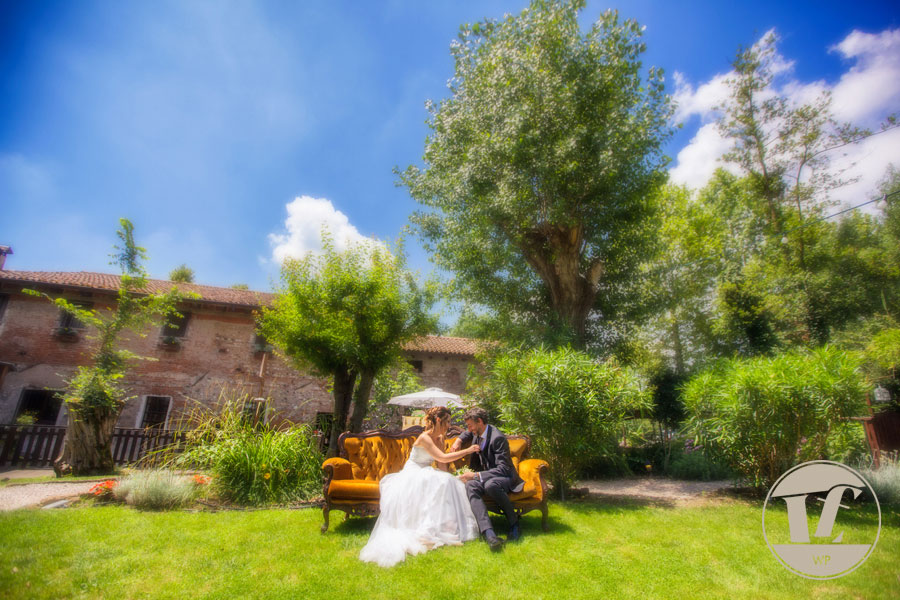 Country Chic wedding Italy. Destination wedding photographer