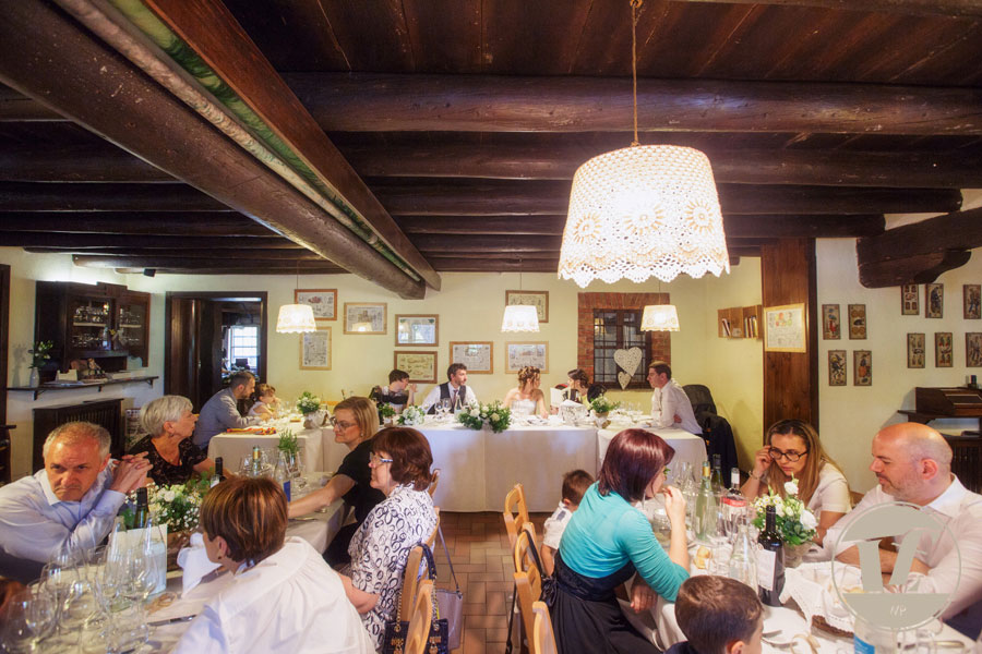 Country Chic wedding Italy. Destination wedding photographer