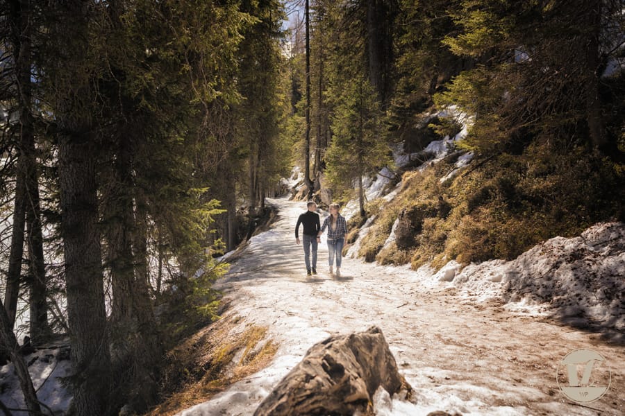 Foto di coppia lago di Braies – Dolomiti – Trentino Alto Adige . Luca Fabbian fotografo Foto di coppia lago di Braies . Luca Fabbian fotografo di coppia, fidanzamento, matrimonio Dolomiti - Trentino Alto Adige