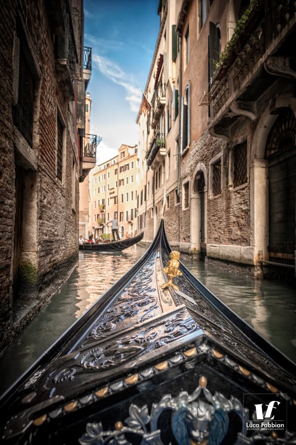 fotografo per luna di miele a Venezia gondola venezia