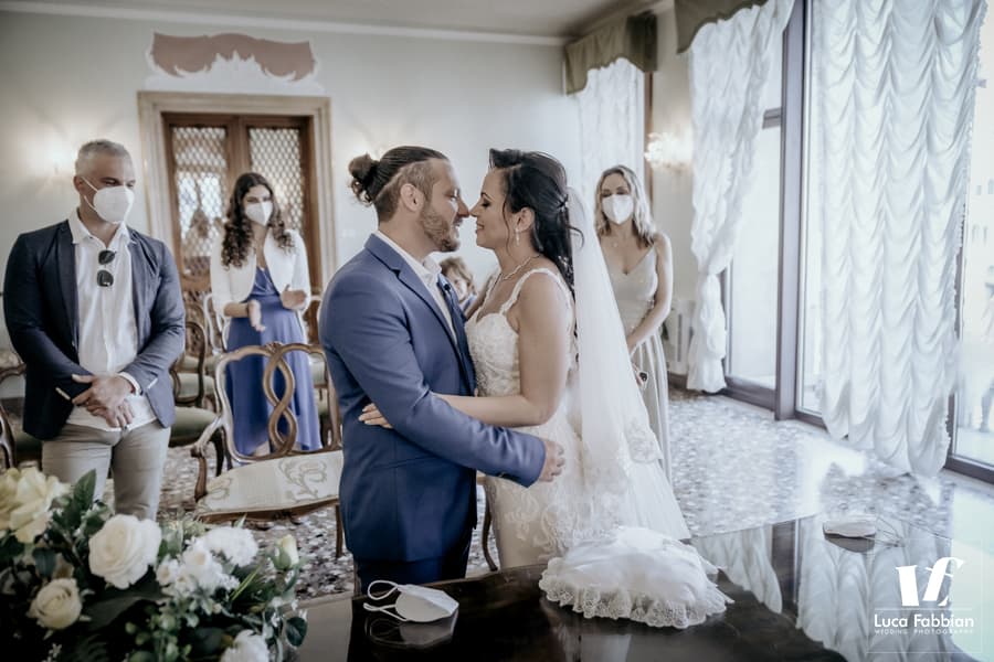 Cerimonia civile di matrimonio a Palazzo Cavalli Venezia elopement a Palazzo Cavalli, Venezia